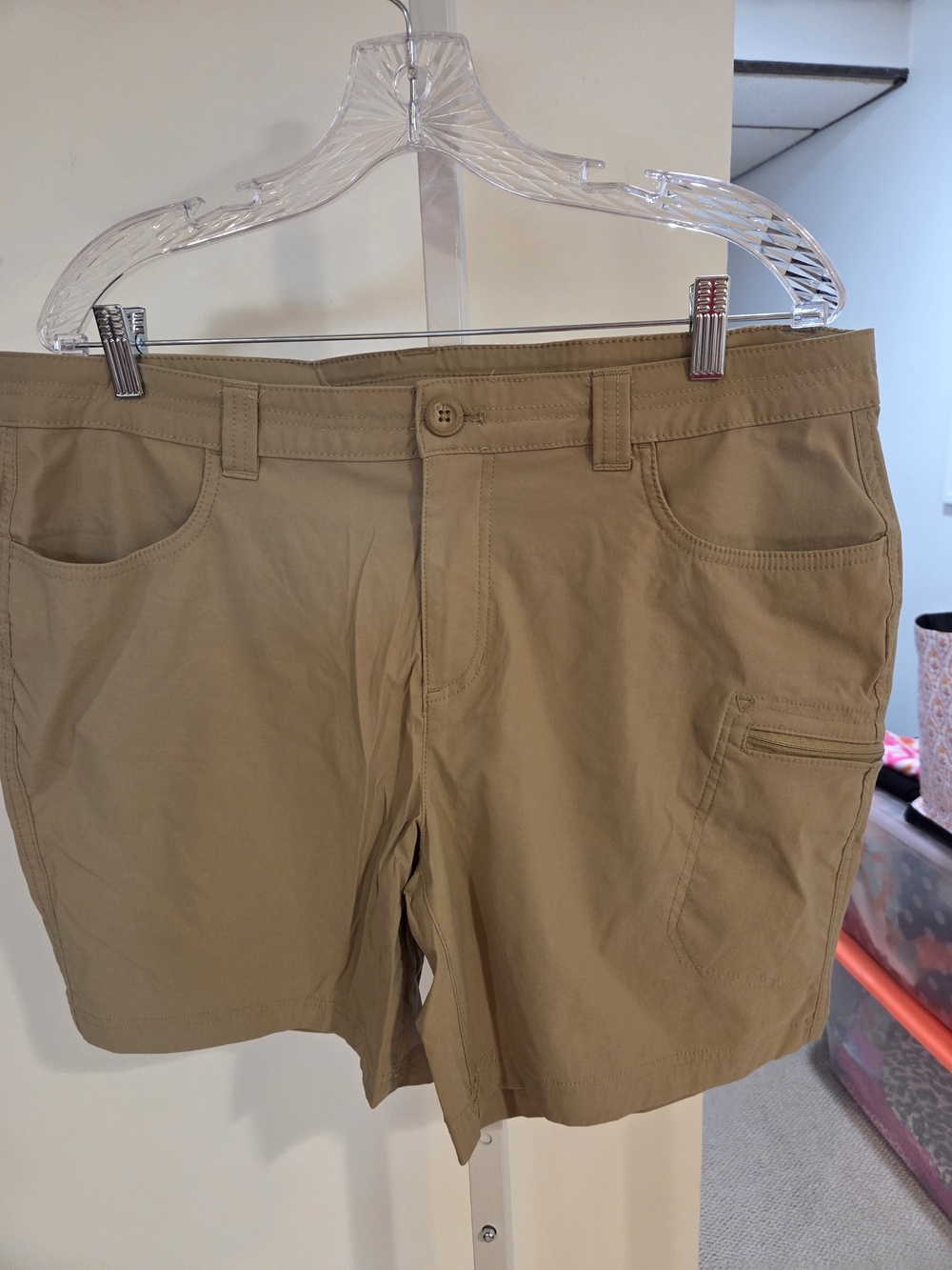 Eddie Bauer Tan Women's Cargo Shorts